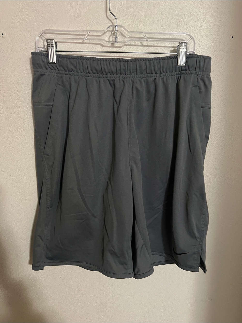 NIKE Classic Athletic Athleisure Activewear Basketball Shorts Grey Black Men's M
